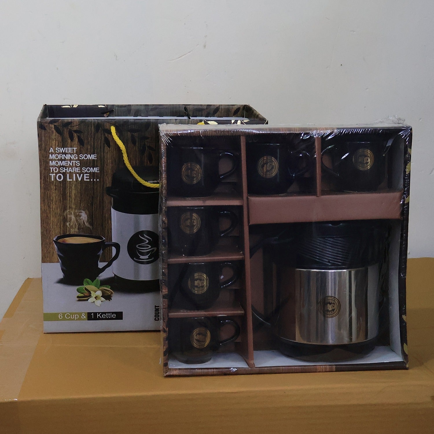 Tea and Coffee Thermos Flask and 6 Ceramic Cups (1 Set) Tea and Coffee Thermos Flask and 6 Ceramic Cups (1 Set)